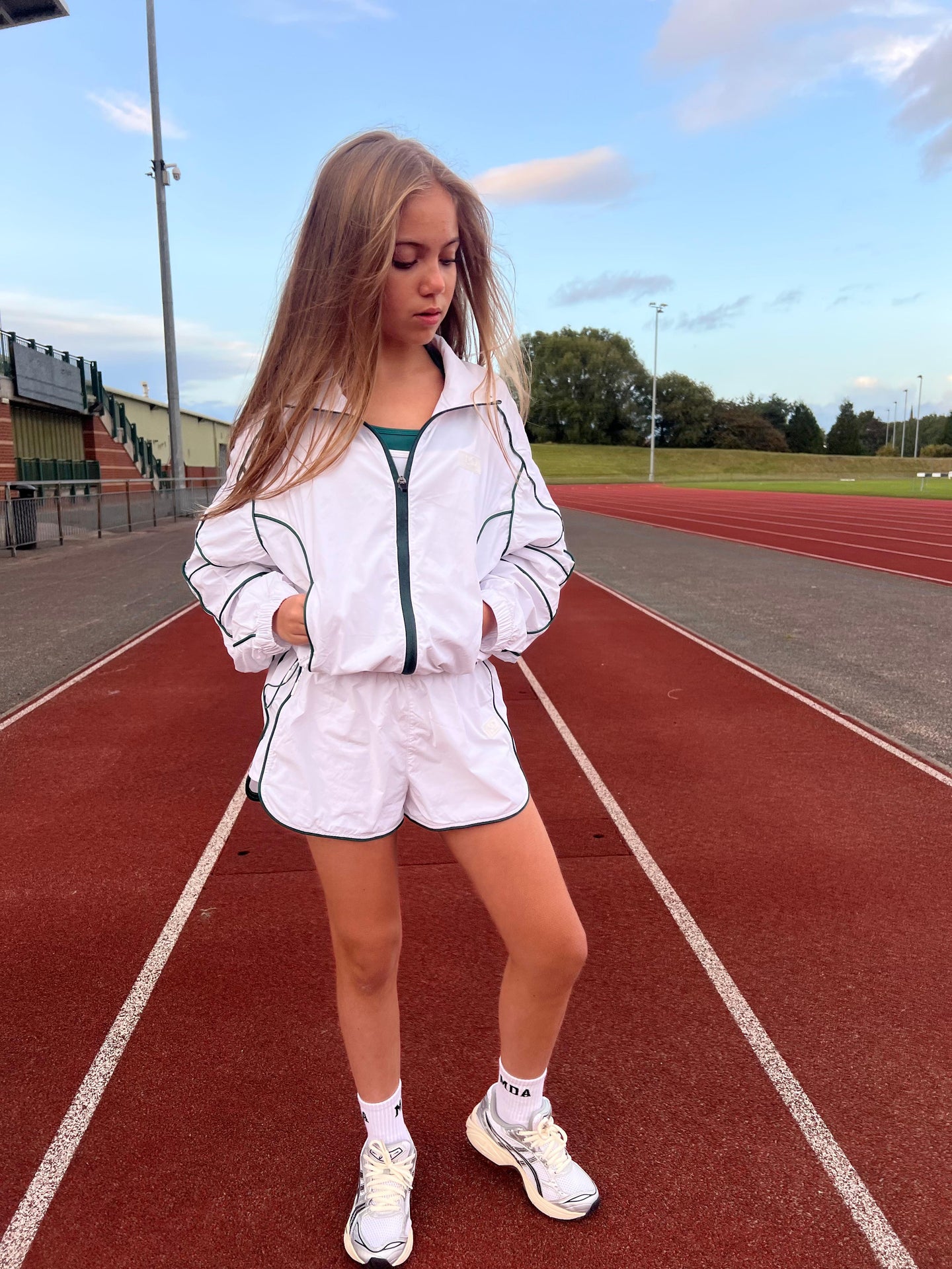 Ola shorts green & white
